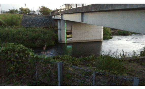 ソーラー発電式EL電光水位指示標
