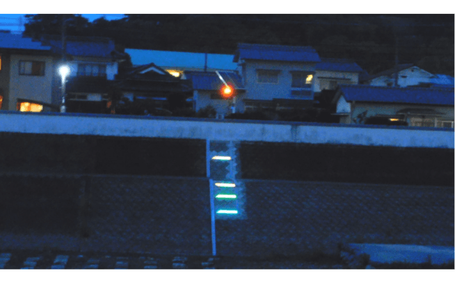 ソーラー発電式EL電光水位指示標