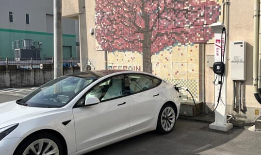 住民サービス向上と地域の脱炭素化を両立するEV充電インフラ