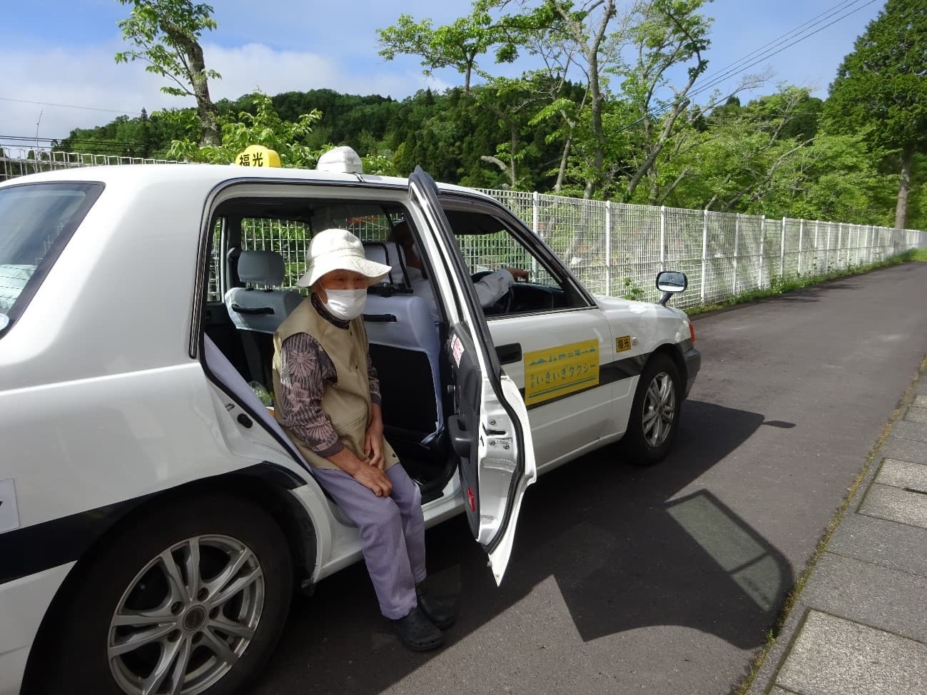 地方の交通課題を解決！AIオンデマンド配車システム「TAKUZO」